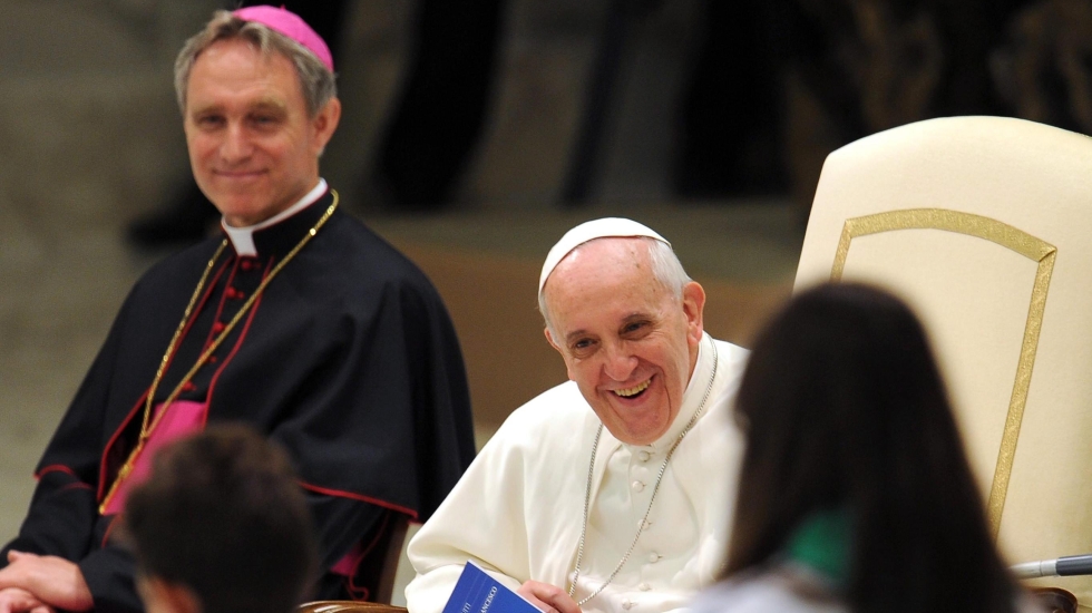 Papa abdica de ler discurso para não ser "demasiado aborrecido"