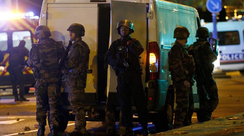 Sequestro no teatro Bataclan Paris Policia intervenção Foto: Yoan Valat/EPA