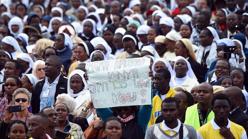 Dança, cor e um apelo aos jovens. A manhã do Papa em Nairobi