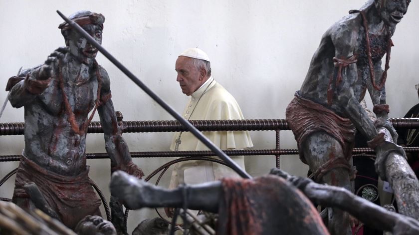 Papa Francisco visita santuário anglicano dos márites, em Namugongo, Uganda foto: EPA/ANDREW MEDICHINI