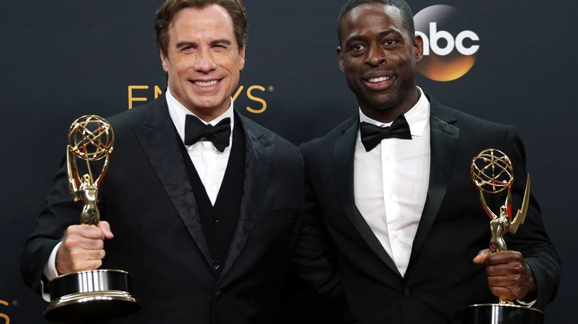 John Travolta e Sterling K. Brown, da série "O Caso O. J. Simpson"