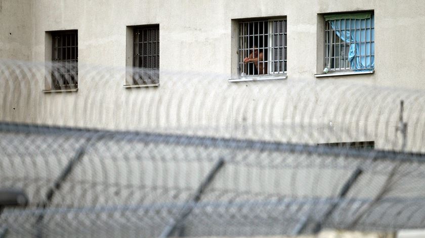 prisão, exterior, muro. Foto: EPA