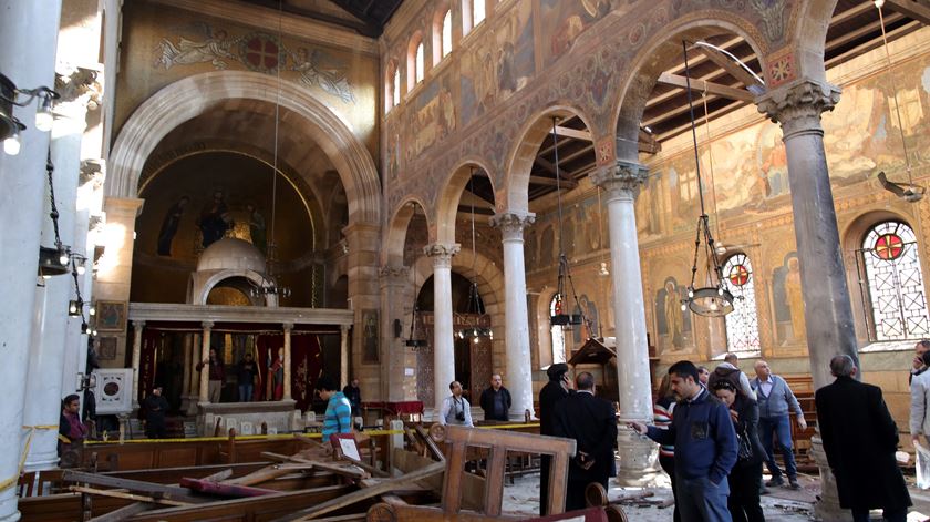 O atentado nesta igreja copta deixou 25 pessoas sem vida. Foto: Khaled Elfiqi/EPA