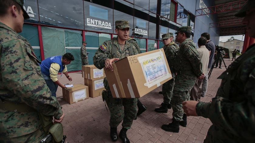 Equador, votos. Foto:  EPA/José Jácome