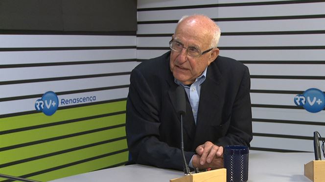 António Costa "é a continuação do Governo Sócrates"