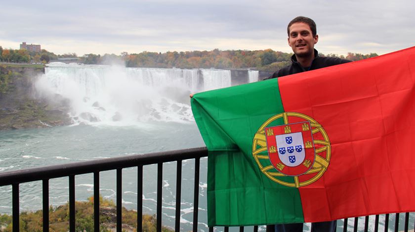 André Leonardo nas cataratas do Niagara