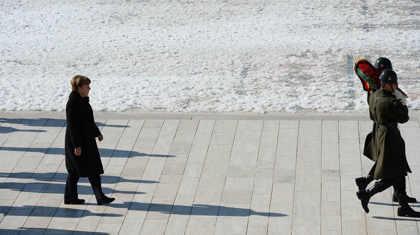 Merkel visitou mausoléu de Ataturk. Foto: EPA