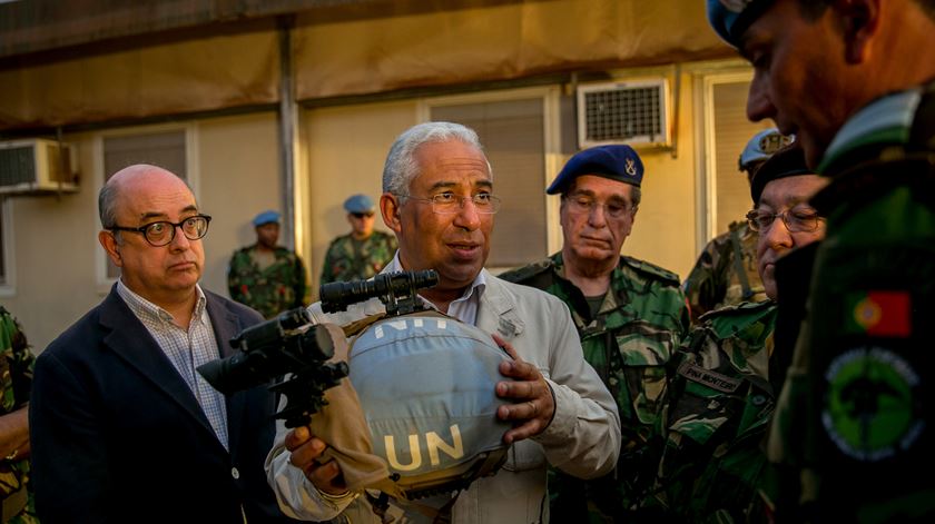 O primeiro-ministro reagiu às declarações de Marque Mendes em Bangui, capital da República Centro-Africana, onde contactou os militares portugueses envolvidos em missões internacionais. Foto: Paulo Vaz Henriques /EPA