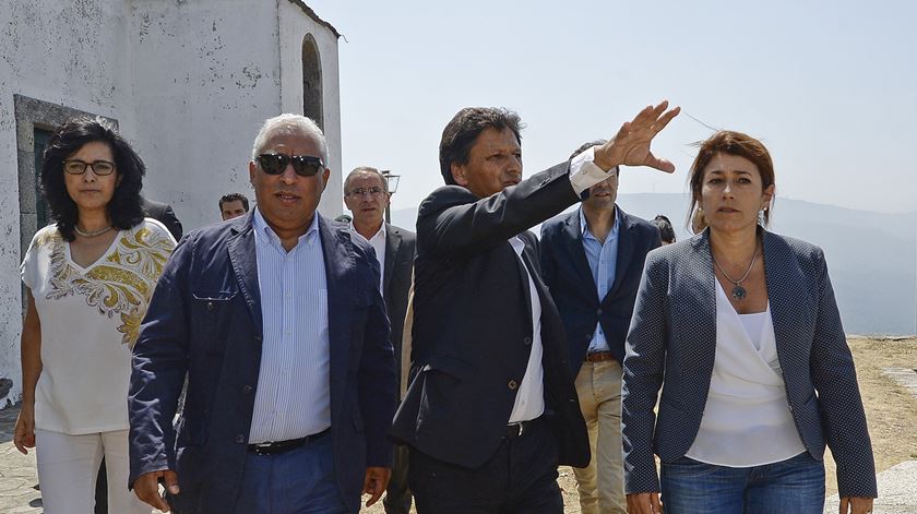 António Costa com o então presidente da Câmara de Arouca, José Artur Neves, em 2016. Foto: Octávio Passos/Lusa