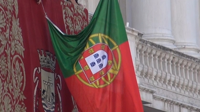 Bandeira içada ao contrário no 5 de Outubro. Acto falhado?