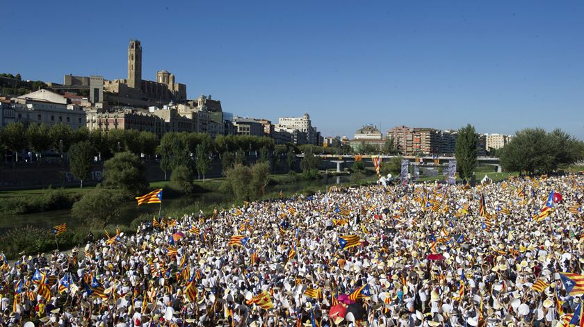 Barcelona foi palco da maior manifestação do Dia da Catalunha. Foto: Marta Perez/EPA