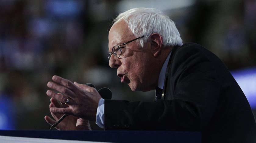 Sanders promete uma "campanha muito diferente" em 2020 para derrotar Trump, que é "um embaraço" para os Estados Unidos. Foto: Andrew Gombert/EPA