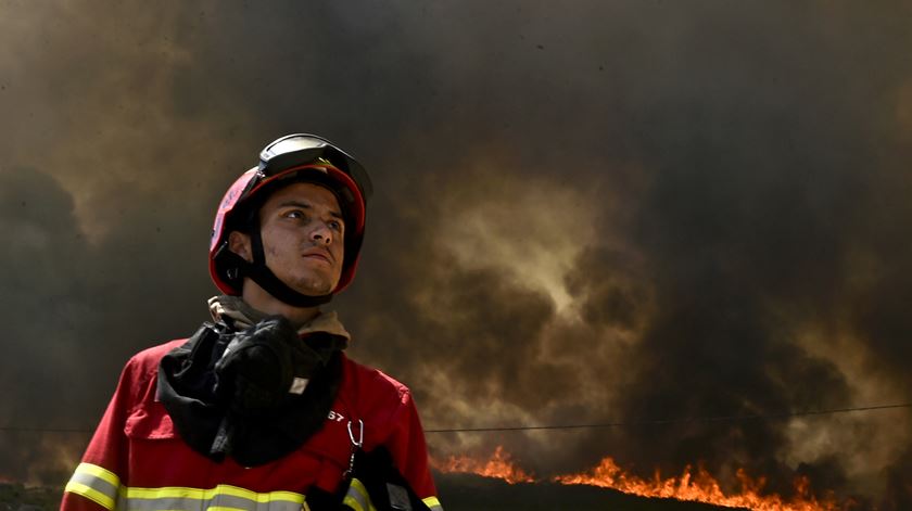 Combate ao fogo em S. Pedro do Sul motivou inquérito. Foto: Nuno André Ferreira/Lusa