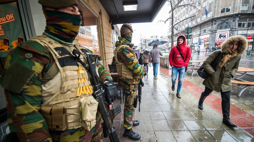 A Bélgica tem estado em estado reforçado de segurança desde os atentados de Paris. Foto: Stephanie Lecocq/EPA