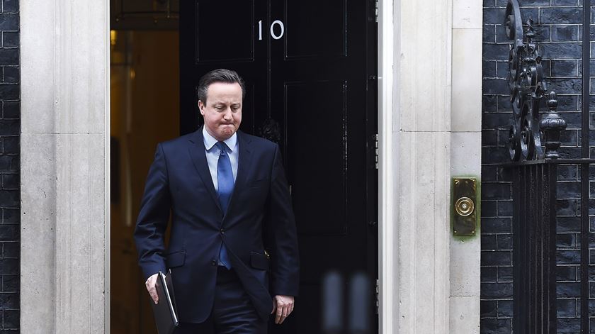 David Cameron. "Eu não amo Bruxelas, eu amo a Grã-Bretanha"