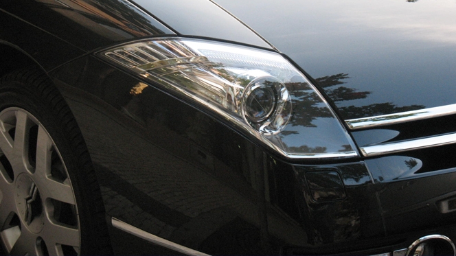 Uber, o serviço concorrente aos táxis, opera sem licença em Portugal Uber, o serviço concorrente aos táxis, opera sem licença em Portugal