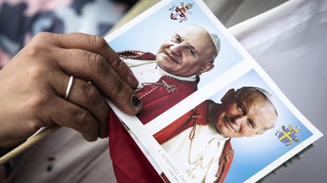 João XXIII e João Paulo II já são santos