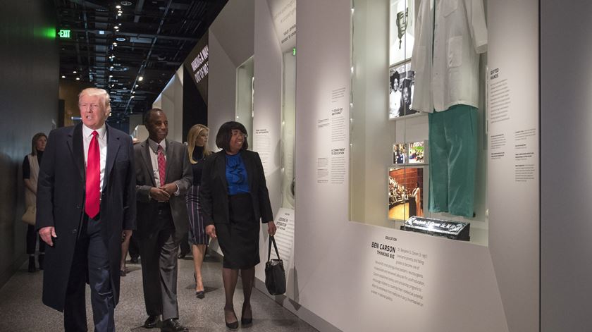 Trump visitou o Museu de História e Cultura Afro-Americana, em Washington. Foto: Kevin Dietsch/EPA