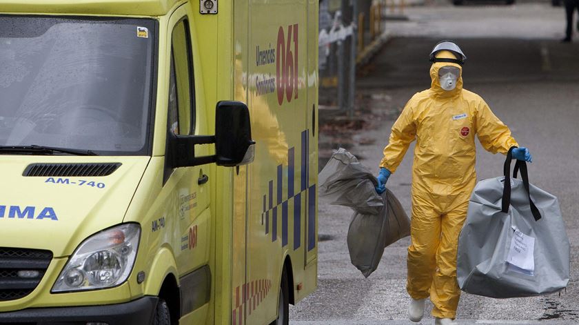 Ébola. DGS atualiza procedimentos para responder a eventuais casos suspeitos