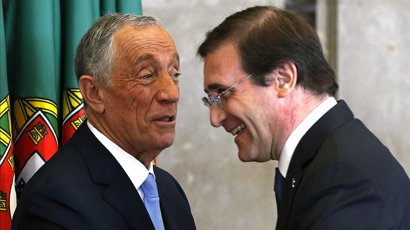 Pedro Passos Coelho na sessão de cumprimentos ao novo Presidente. O líder do PSD prevê que Marcelo Rebelo de Sousa não tenha "uma Presidência da República simples", mas que contará "com toda a disponibilidade dos portugueses e do PSD". Foto: Tiago Petinga/Lusa