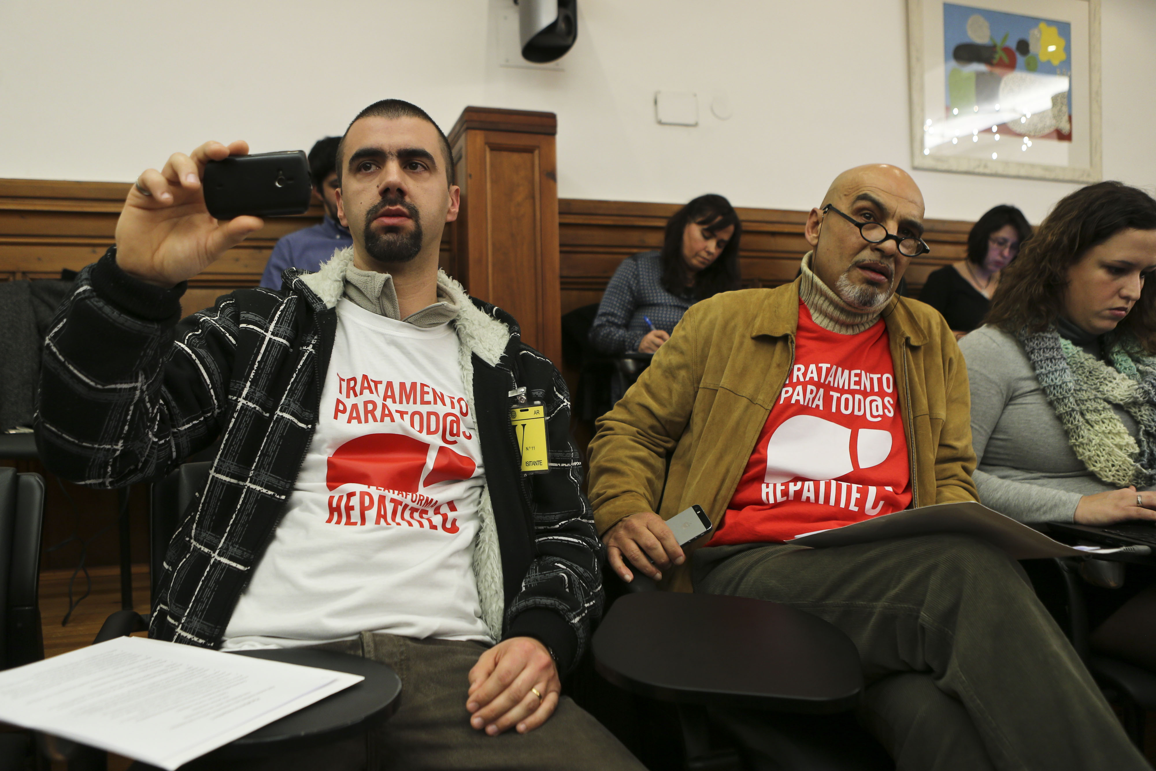 Doente interrompe debate com ministro. “Não me deixe morrer, eu quero viver”