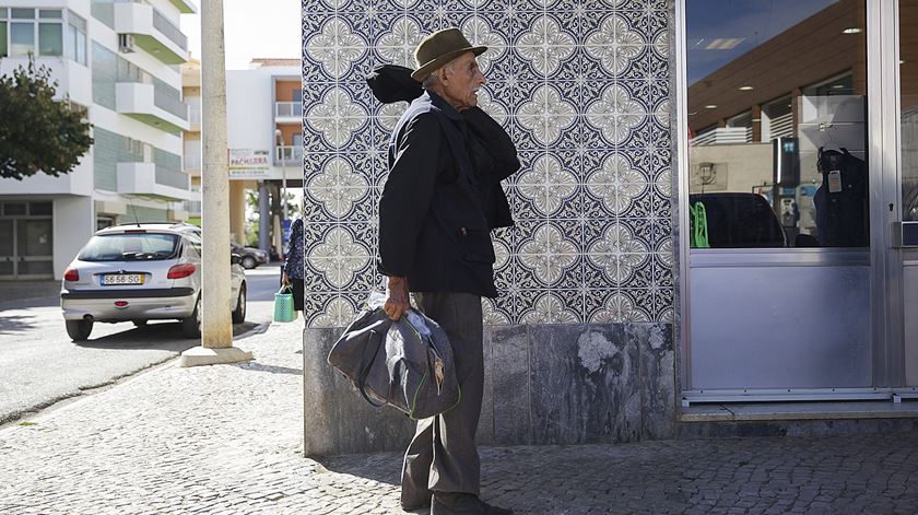  João Custódio no largo do mercado de São Brás de Alportel
