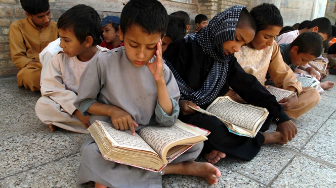 Sauditas impõem rigores do Ramadão a não muçulmanos