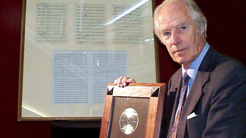 George Martin com o sucesso "Candle in the Wind" de 1997, reescrito para o funeral da Princesa Diana. Foto: Silke Lohmann/EPA