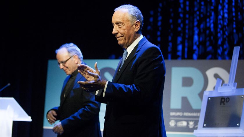 No auditório do novo edificío, Marcelo Rebelo de Sousa e o Cardeal Patriarca de Lisboa descerraram a placa evocativa da inauguração