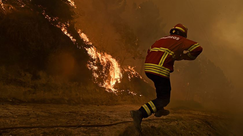 incêndio em Macieira de Sul, São Pedro do Sul (13/08/16) Foto: Nuno André Ferreira/Lusa