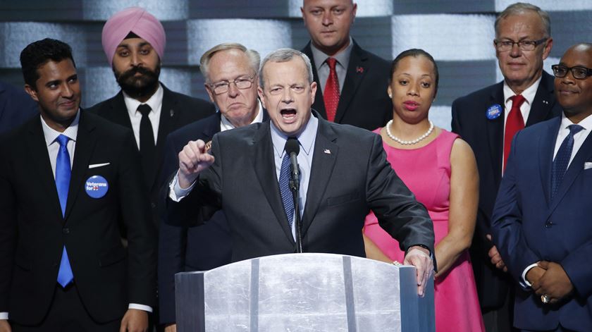 John Allen, marine veterano, foi um dos mais aplaudidos na última noite de convenção. Foto: Shawn Thew/EPA