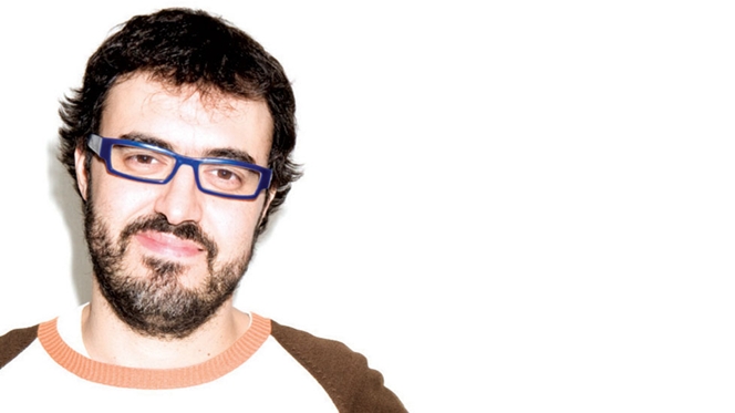 João Miguel Tavares fez um manual para pais e maridos que vai de "amor" a "zombie"