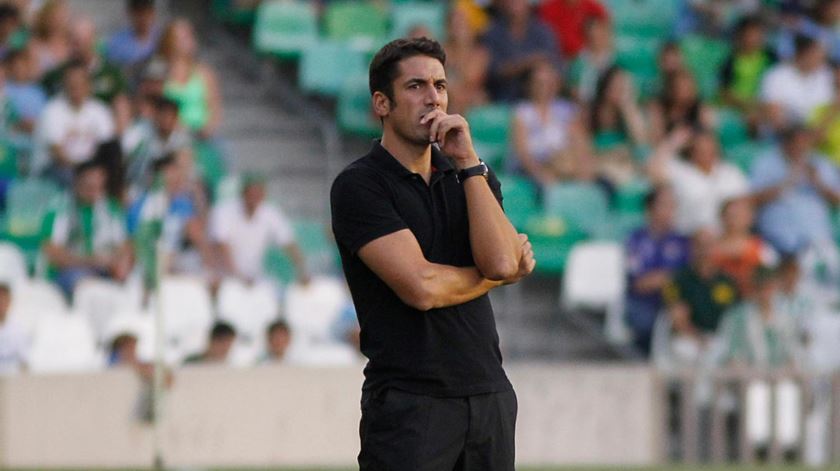 Vitória de Setúbal demite Julio Velázquez