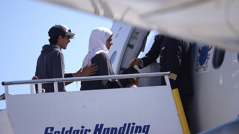 Papa leva 12 refugiados para Roma