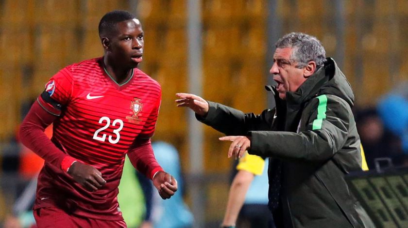 Lucas João foi um dos jogadores lançados por Fernando Santos. Foto: Anatoly Maltsev/EPA