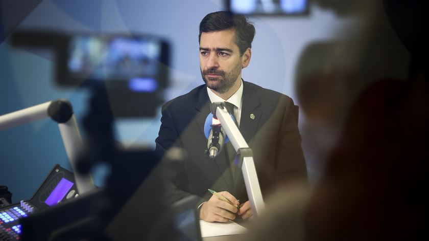 Pedro Madeira Rodrigues. "Tenho este ar bonzinho mas sou um leão cá dentro" Pedro Madeira Rodrigues. "Tenho este ar bonzinho mas sou um leão cá dentro"