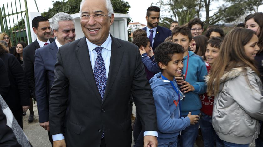 O primeiro-ministro comentou os desenvolvimentos mais recentes do caso BES no final de uma visita à Escola Básica nº 1 de Elvas. Foto: Miguel A. Lopes/Lusa