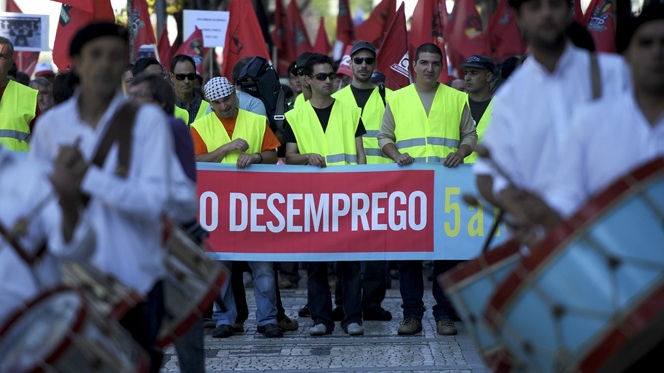 "Desemprego chegou ao limite. Há que tomar medidas que se vejam" "Desemprego chegou ao limite. Há que tomar medidas que se vejam"