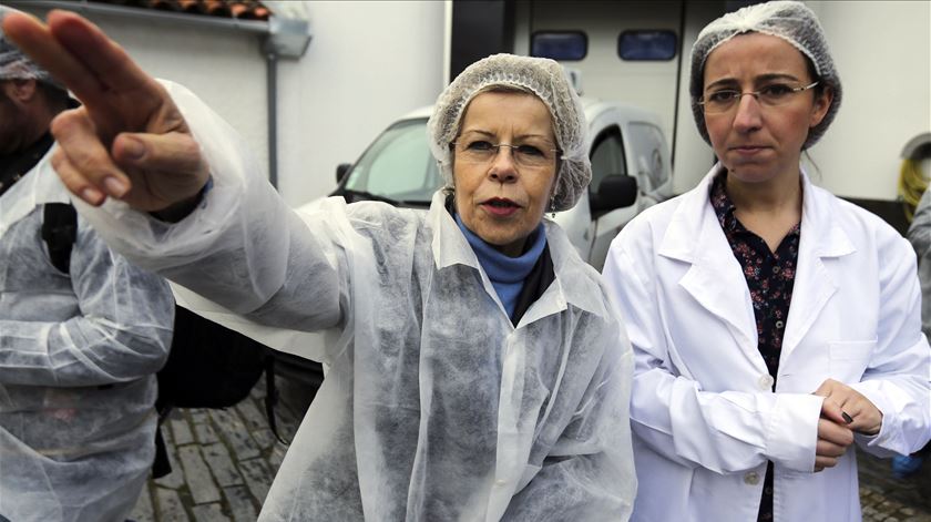 Maria de Belém esteve numa salsicharia de Gimonde, em Bragança. Foto: Miguel A. Lopes/Lusa