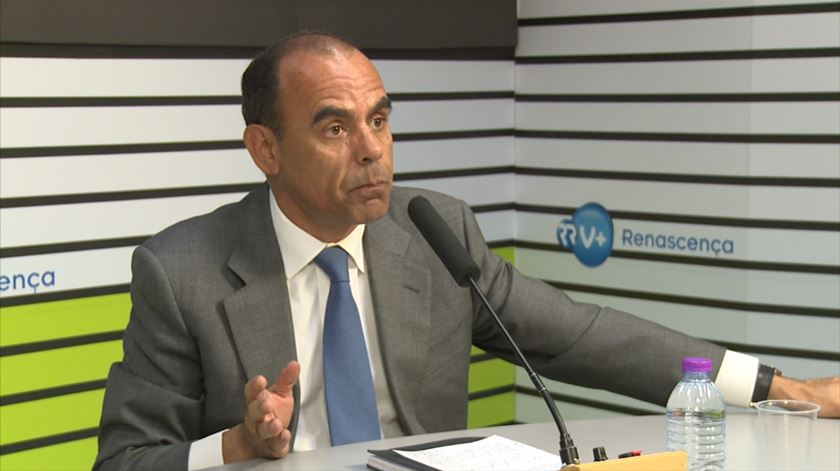 “Presidente da República virou polícia-árbitro da execução orçamental”