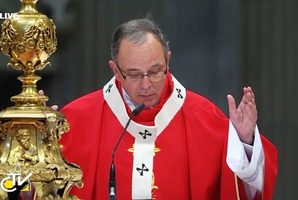 D. Manuel Clemente recebe insígnia de honra das mãos do Papa