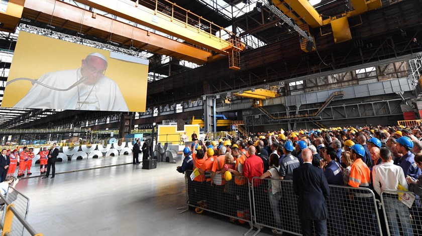 O Papa Francisco em Génova, num encontro com trabalhadores de uma siderurgia. Foto: Luca Zennaro/EPA