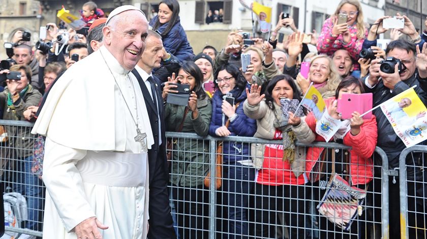 Papa pede combate ao “cancro da corrupção"
