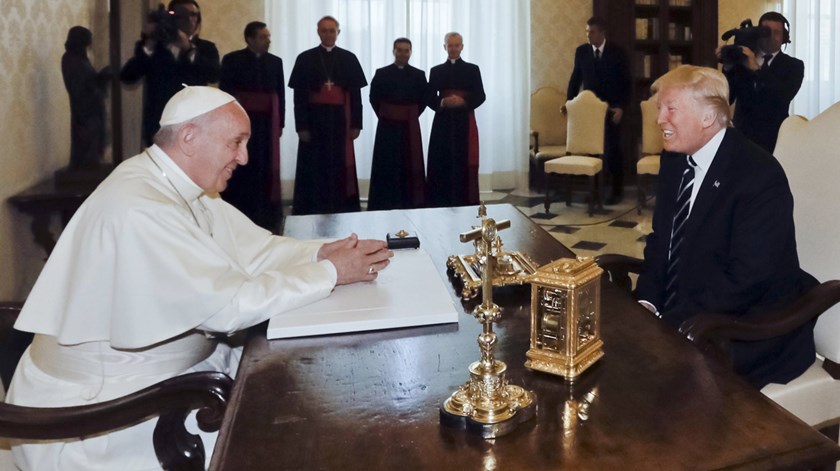 Durante o encontro, Francisco e Trump comprometeram-se com a defesa da vida, da liberdade de consciência e de expressão. Foto: Alessandra Tarantino/EPA