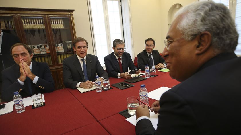 Passos e Costa estiveram reunidos esta sexta-feira. Foto: Mário Cruz/Lusa