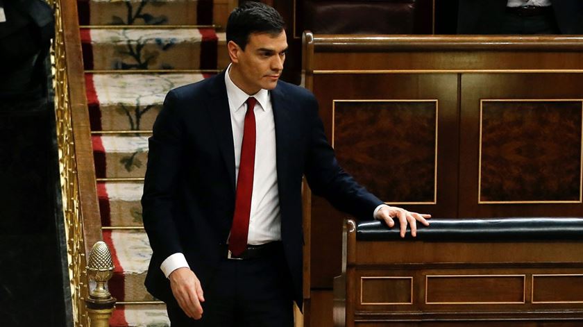 Pedro Sanchez falha eleição no Parlamento. Foto: EPA