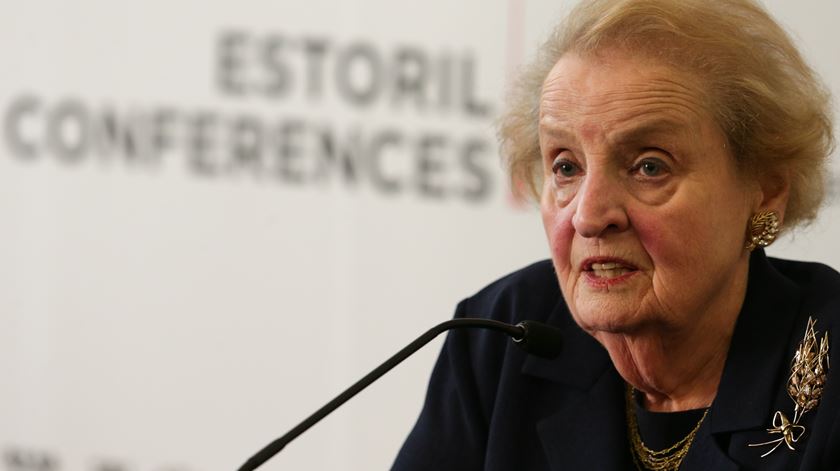 Madeleine Albright nas conferencias do estoril Foto. Tiago Petinga/Lusa