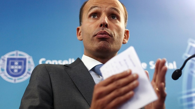 Governo quer indexar aumento do salário mínimo à produtividade Governo quer indexar aumento do salário mínimo à produtividade