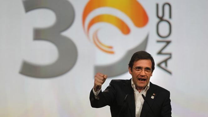 Passos Coelho disponível para acordo "de salvação nacional" Passos Coelho disponível para acordo "de salvação nacional"