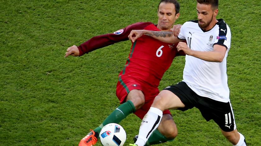Ricardo Carvalho foi fundamental nos jogos da fase de grupos. Foto: Srdjan Suki/EPA